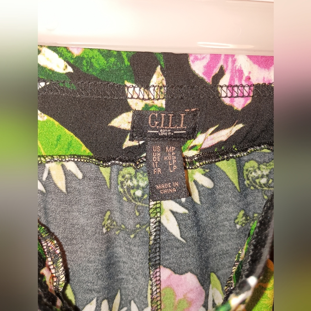 Flowy Floral Bottoms - Picture 3 of 6